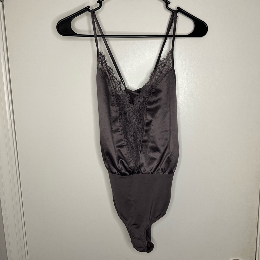 NWT Style Vine Satin Lace Bodysuit - Small - Lavender Grey